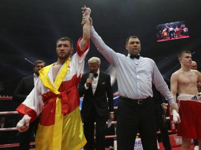 Георгий Челохсаев одержал победу на турнире по боксу среди профессионалов
